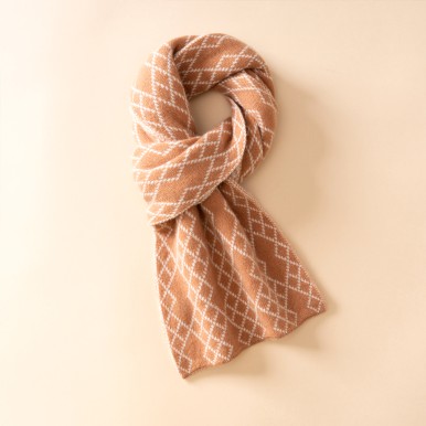 Diamond Pattern Warm Knit Scarf