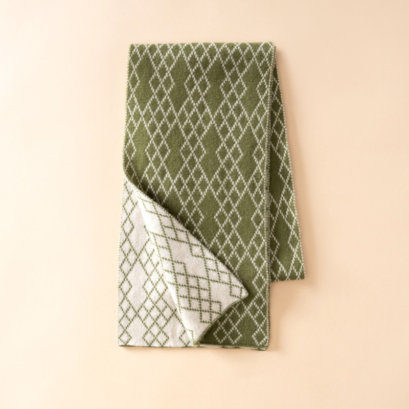 Diamond Pattern Warm Knit Scarf Diamond Pattern Warm Knit Scarf