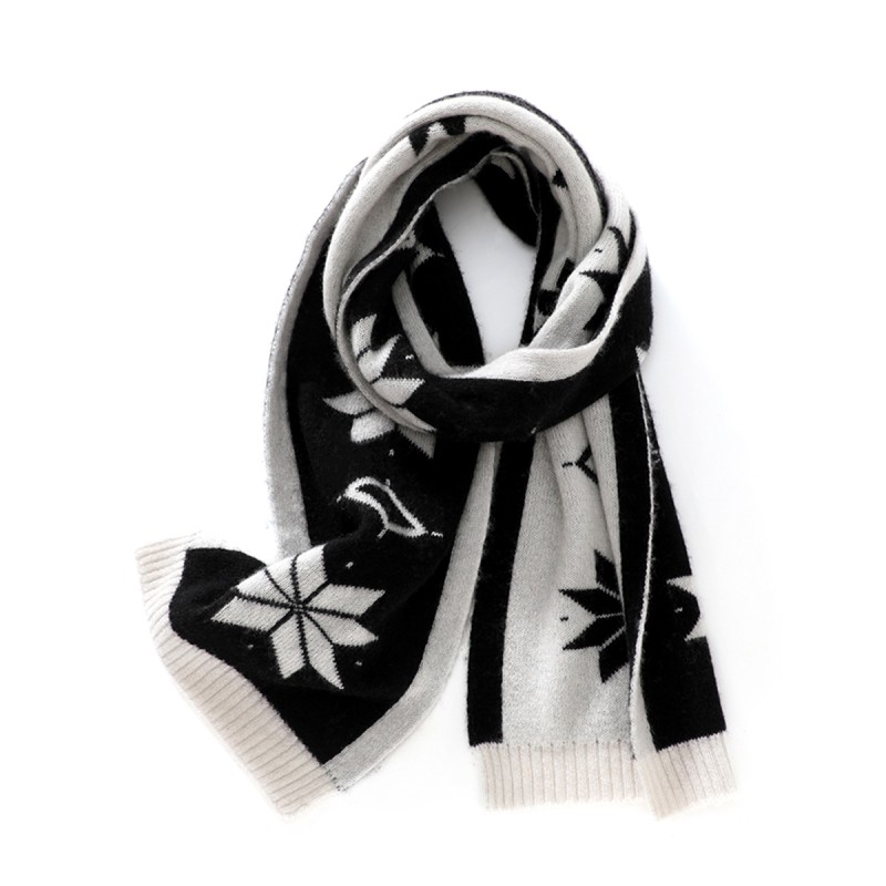 Snowflake Pattern Knitted Scarf